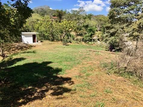 469m2 with private well adjacent Picaflora - El Guizaro