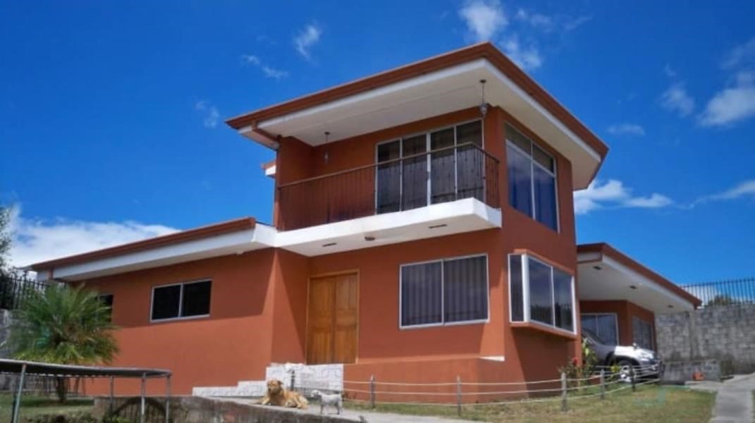 Beautiful house in Heredia & sight the valley