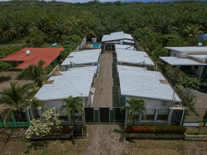 Investment Opportunity: Income-Generating Property with Five Houses in Quepos