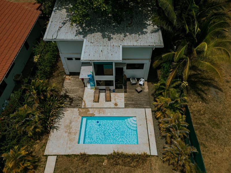 Stunning Beachfront Three-Bedroom Home with Modern Features and Spacious Backyard - Palo Seco Treehouse