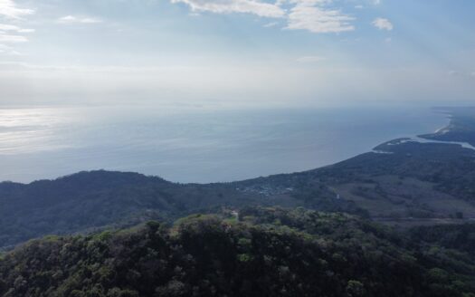 480 hectarea / 1200 acre ocean view property