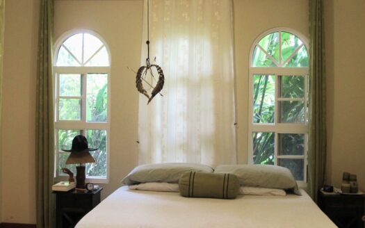 Bejuco three bedroom house beach walking distance