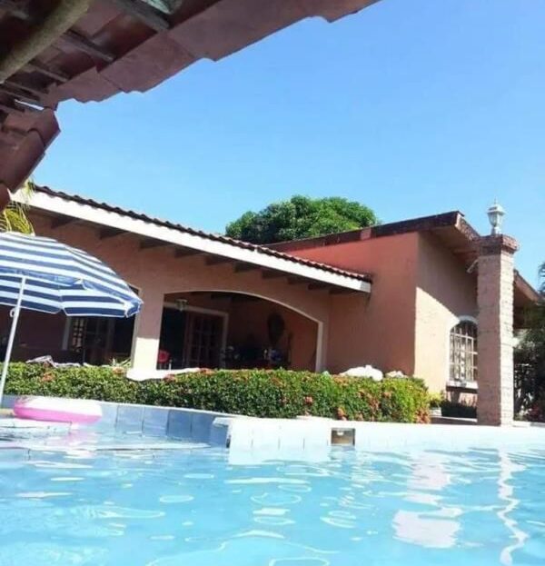 Beachfront Villa and Property w Pool in Guacallilo