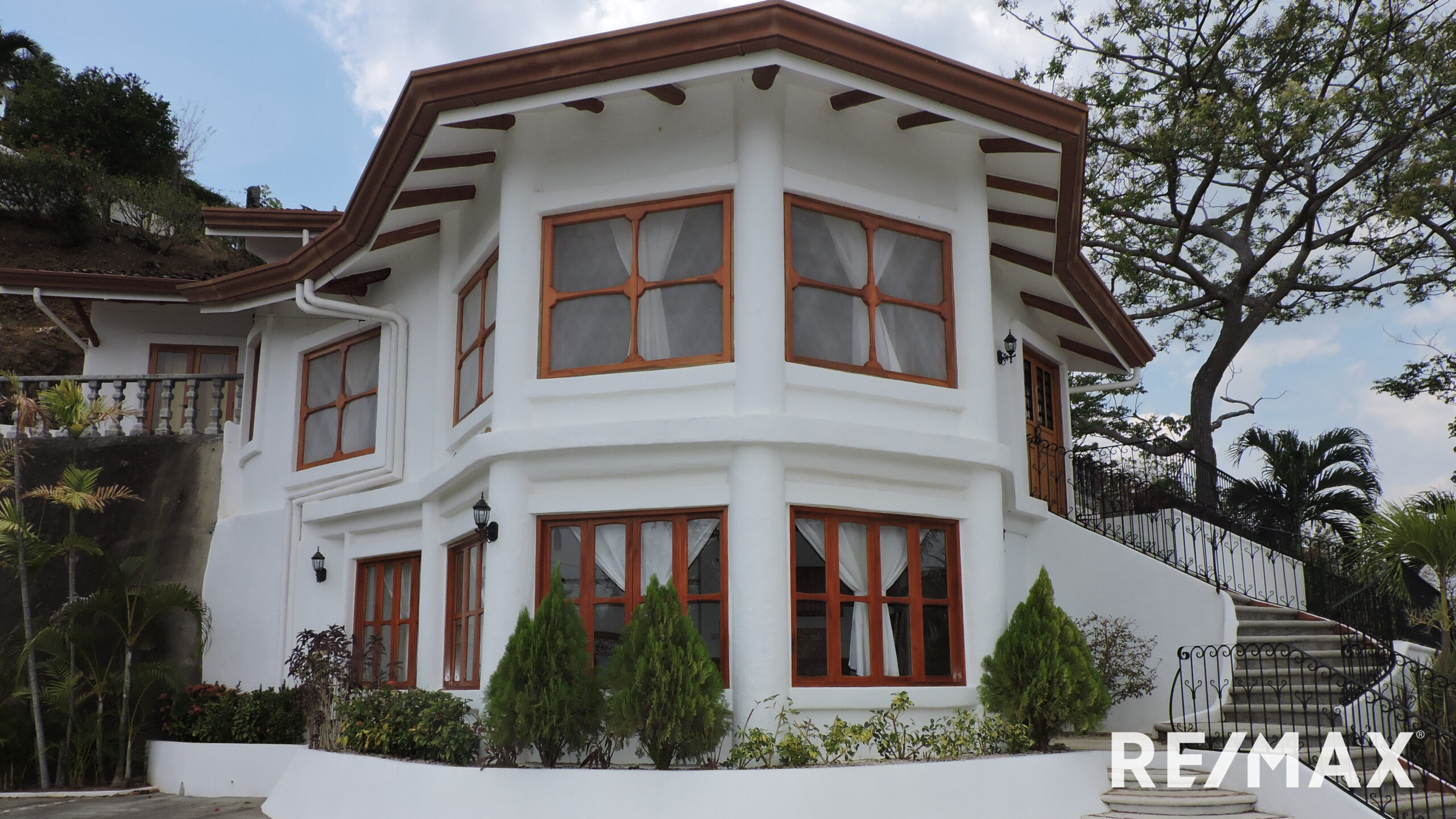 Casa Buena Vista RE/MAX Costa Rica Real Estate