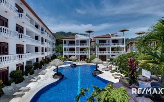 Beachfront condo! | Ground Floor in La Paloma Blanca | Jaco Beach