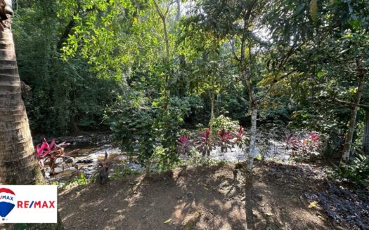 HOUSE VILLA BY VILLA LAPAS / TARCOLITOS