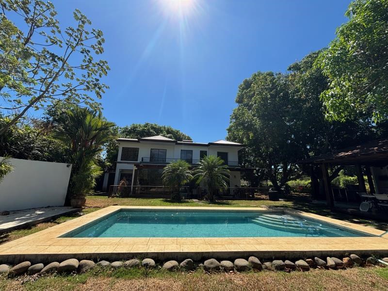 Beautiful eclectic style home in gated community La Garita, Alajuela