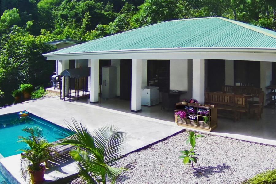 FOR SALE 2 ELEGANT HOUSES WITH INFINITY POOLS AND 2 GUEST BUNGALOWS