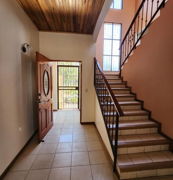 House for Sale in Catedral