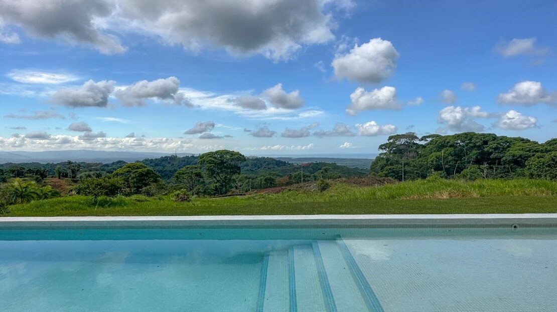 Buy property in Papagayo