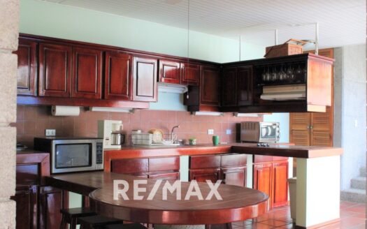 Big 4 bdrm Beach Home Punta Leona