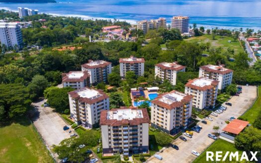 Poolview elevated beachliving