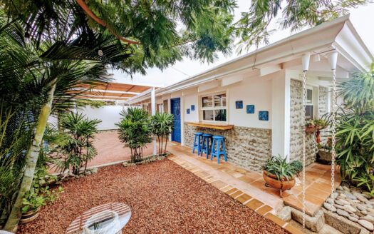 Modern Escape! Standalone Jaco Beach House