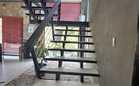 🌿 Luxury Living in Miramar de Puntarenas – A Nature Lover’s Dream! 🌅