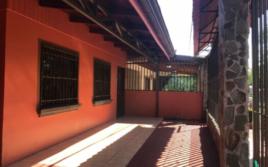 Charming Single-Story Home for Sale in Downtown Orotina!