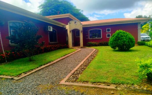 Casa en Venta en Orotina