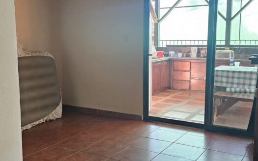 Stunning Property with Pool and Mountain Views in San Mateo de Alajuela for Only $230,000