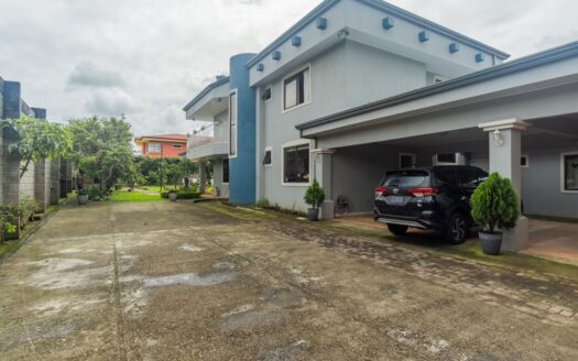 FOR SALE- TWO LEVEL HOUSE + APARTMENT, SAN ISIDRO, HEREDIA, COSTA RICA