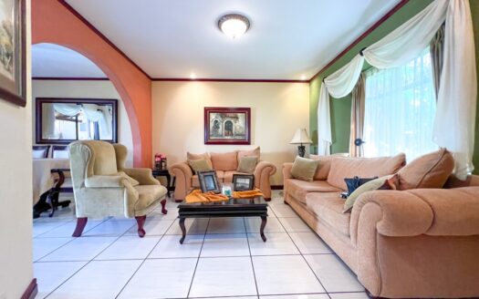 FOR SALE Beautiful Colonial home in Santo Domingo