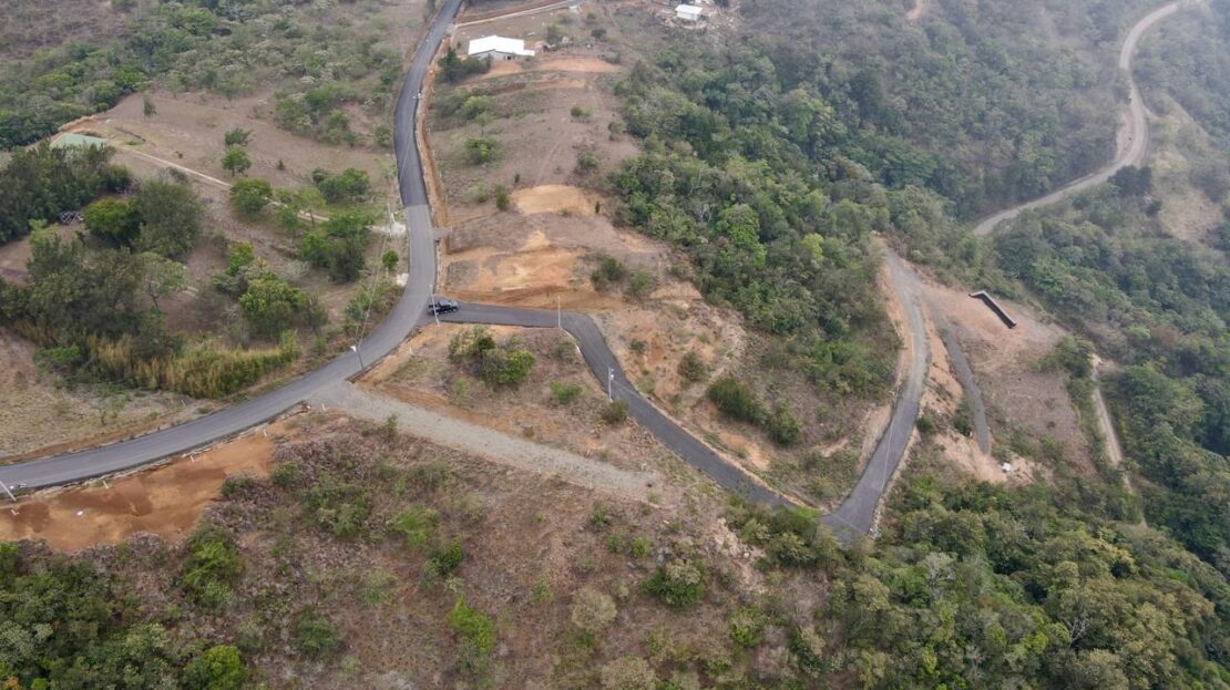 Stunning Ocean and Mountain views - Investment opportunity