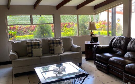 Cozy Independent House in San José – Costa Rica