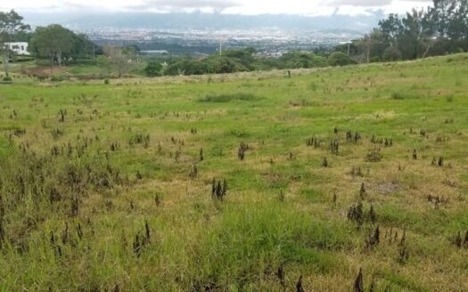 Nature & City life in a 1.7 acre land in Heredia