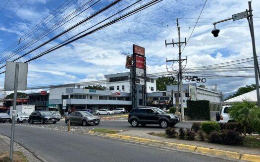 Investment Opportunity in a High-Performance Shopping Plaza!!!