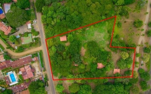 Property facing the sea, to develop Hotel