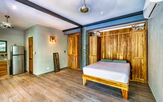 Casa Siempre Verde, many possibilities for this seaview property in Playa Pelada