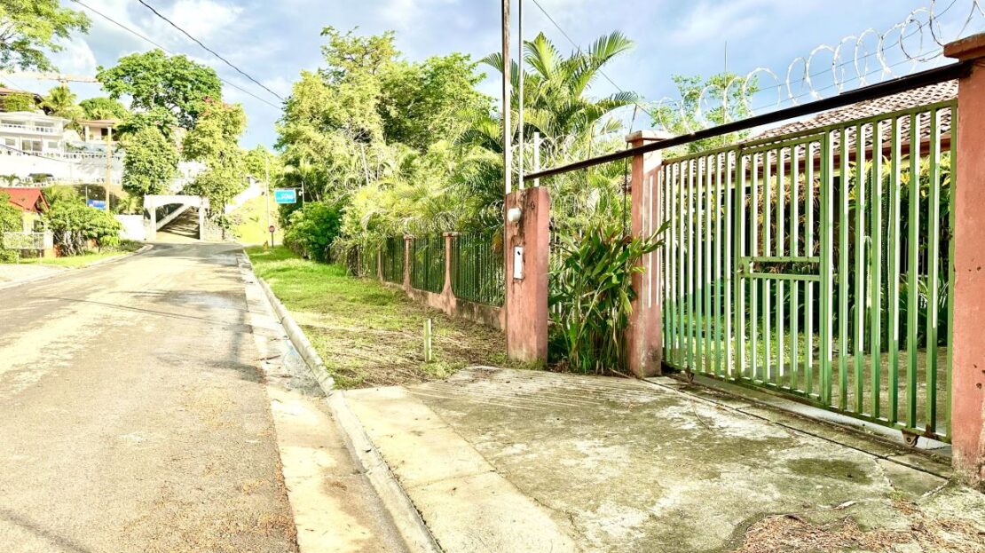 HOUSE FOR RENT IN COCO