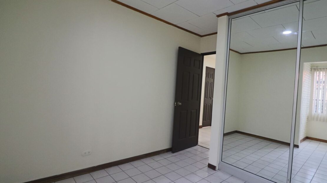 FOR RENT – Bright & Spacious Renovated Home | $1600/Month-VH