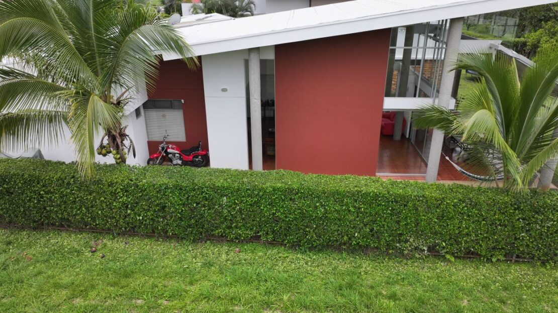 “SPECTACULAR” ONE STORY HOME IN LOS REYES