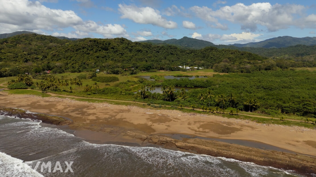 Lote Bejuco Uno Guanacaste | REMAX