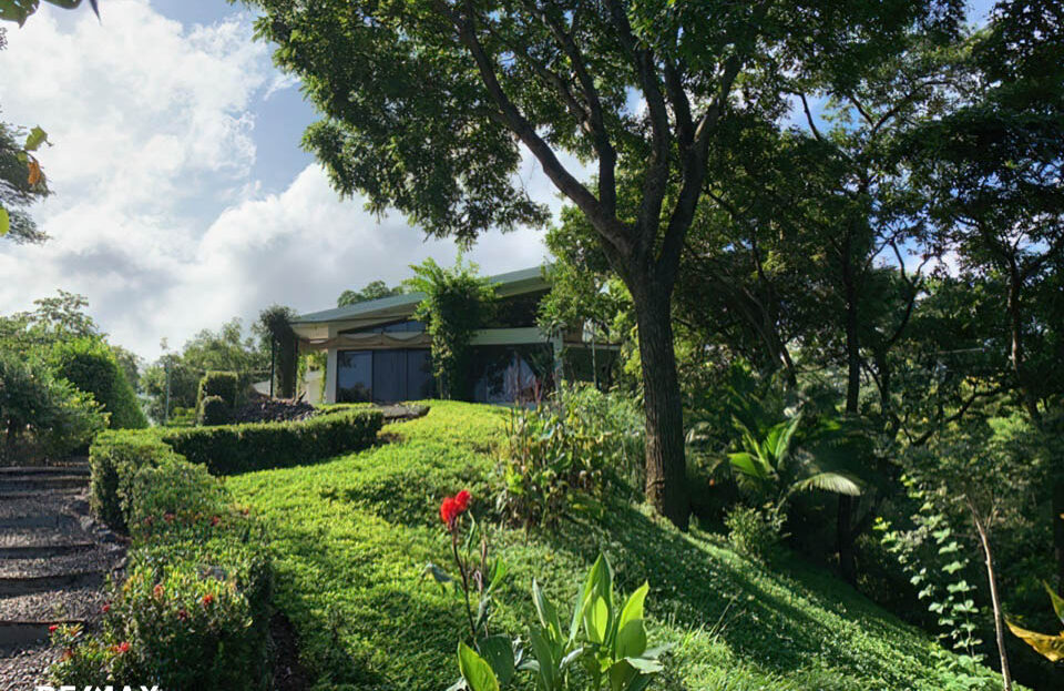Private Ocean-View Retreat in Eco-Lagarto Community🌿🏡 Guanacaste | REMAX