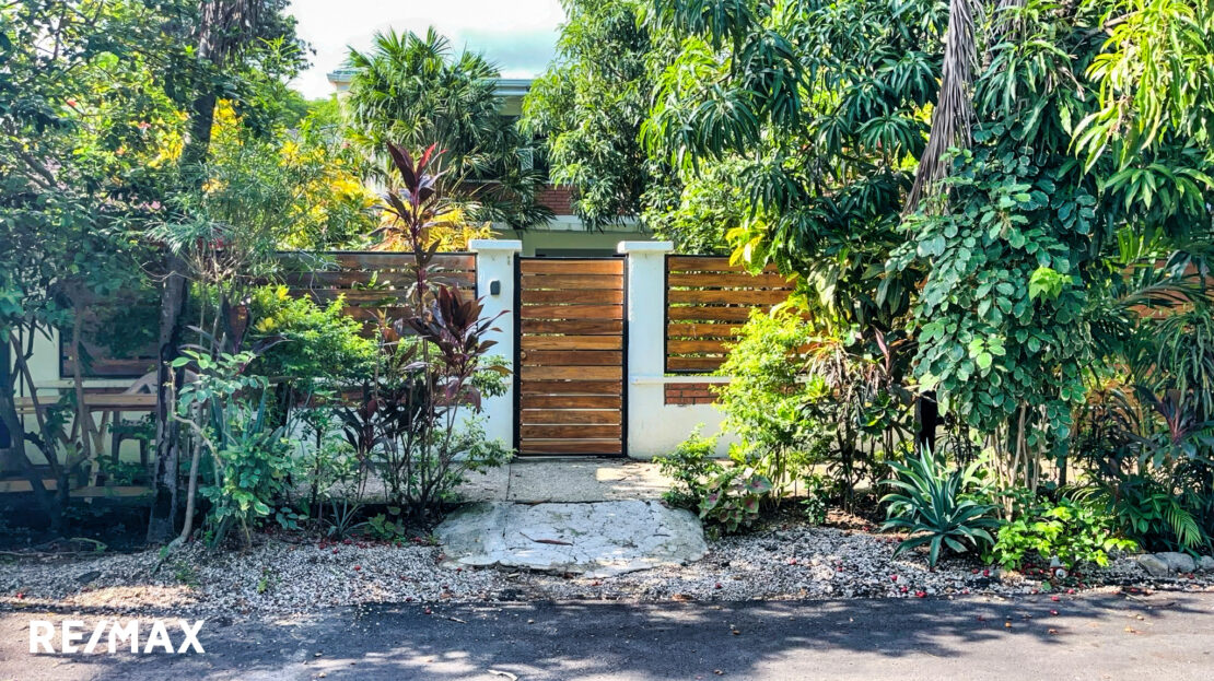 Samaras Top Rated Airbnb Rental - REDUCED Guanacaste | REMAX