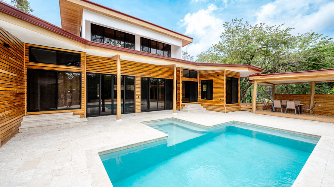 Villa Selva in Samara Wood Guanacaste | REMAX