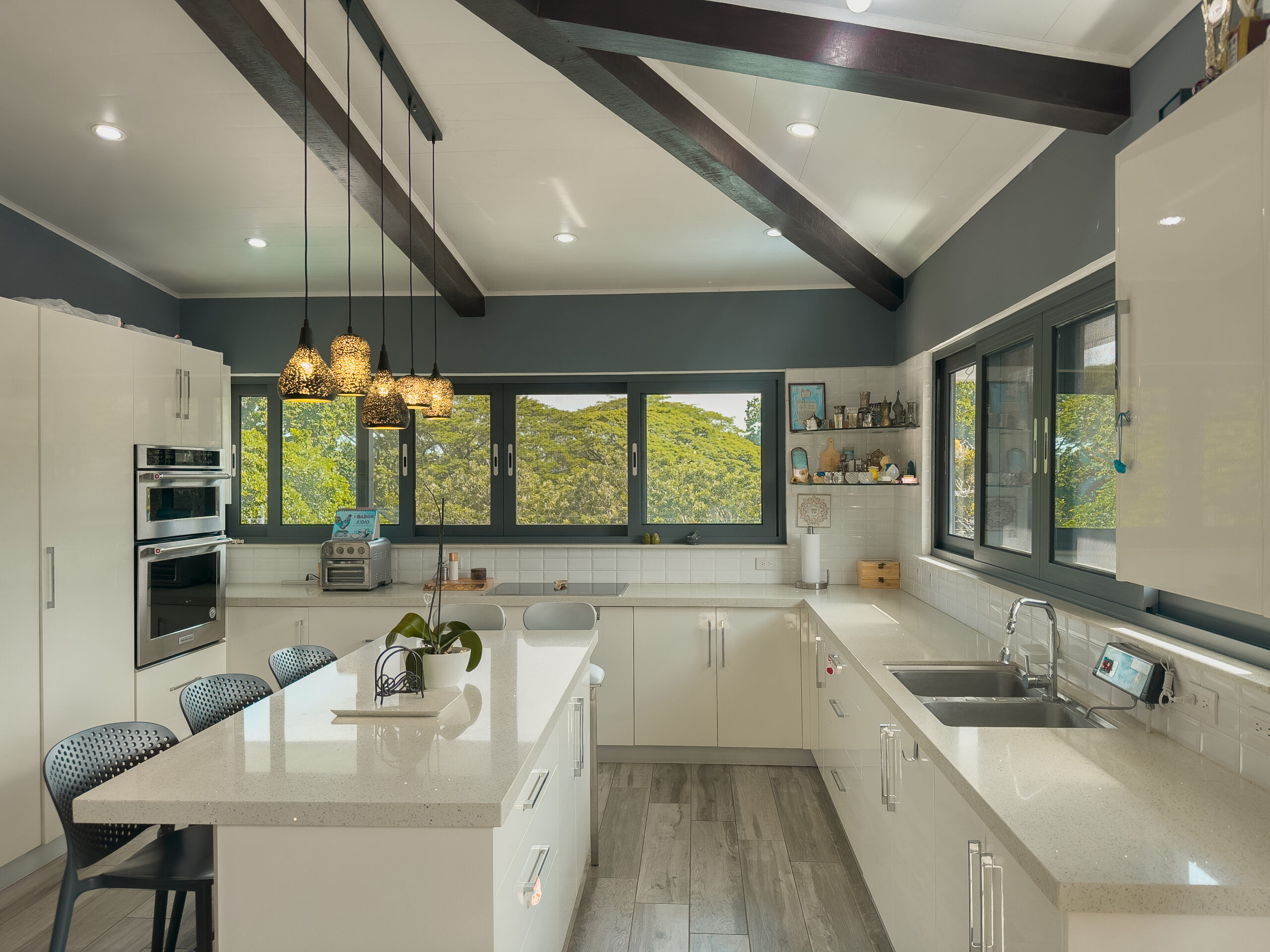 High-Value Commercial Property for Sale in the Beach