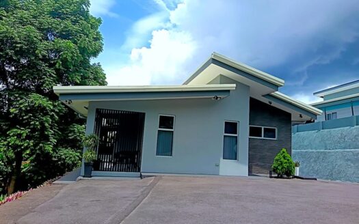 Property with House and Apartments for Sale – Sarchí, Costa Rica