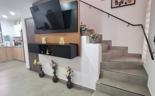 MODERN HOUSE FOR SALE IN BRISAS DEL RÍO CONDOMINIUM, ALAJUELITA!