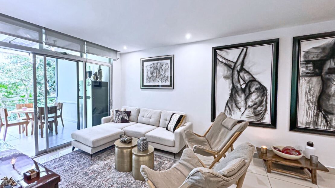 Condo Riverpark of Santa Ana with large terrace
