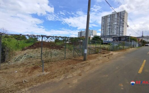 Mixed-Use Land FOR SALE – 3,824 m² Flat Lot in Ulloa (Heredia) | 10 min to SJO | 15 min to San José