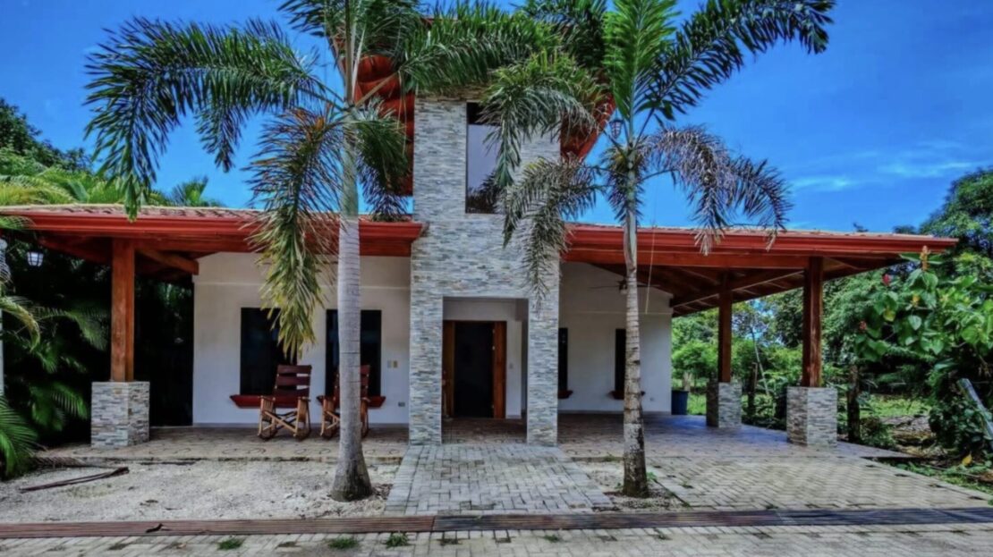 CASA MILA walking to the beach– Modern Tropical Home Guanacaste | REMAX
