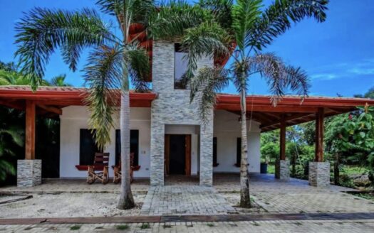 CASA MILA walking to the beach– Modern Tropical Home Guanacaste | REMAX