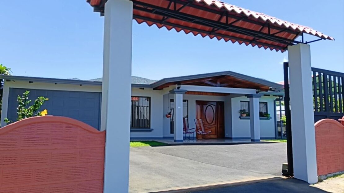 House for Sale in Trojas