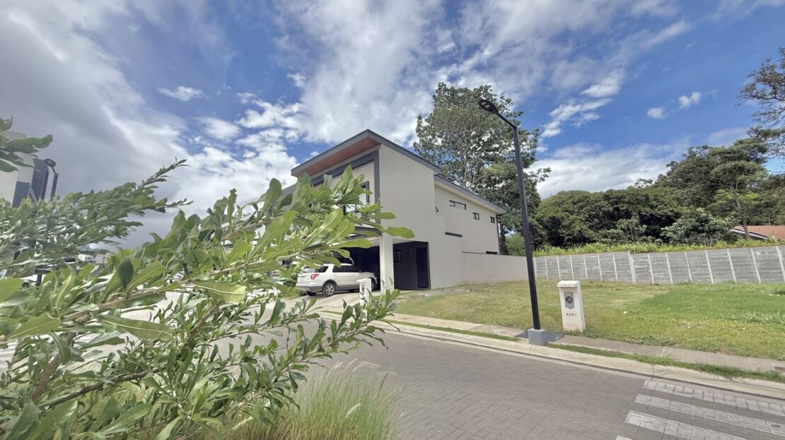 Lot for sale in the best location in Santa Ana