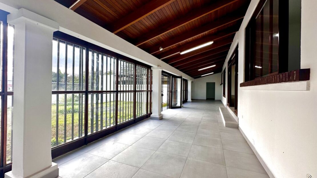 Spacious Property in Curridabat Just 200 Meters from Plaza del Sol – Perfect for Living or Business