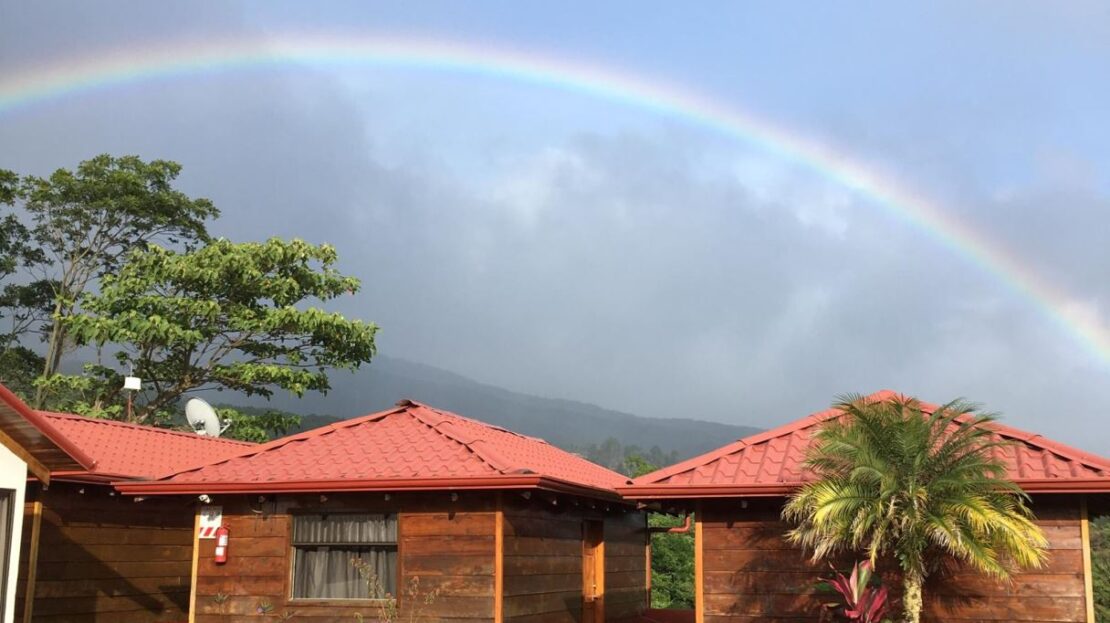 Costa Rica – Turnkey Hotel with Infinity Pool and 3.5 Acres