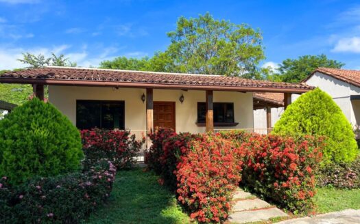 Charming 3-Bedroom Home in Gated Community – Colonia Blanca, Liberia