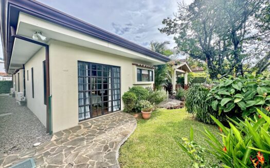 Casa Palm one-level home for sale in Hacienda Real Santa Ana