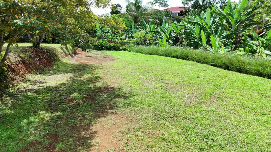 645 m² Lot with Creekside Privacy in Pérez Zeledón